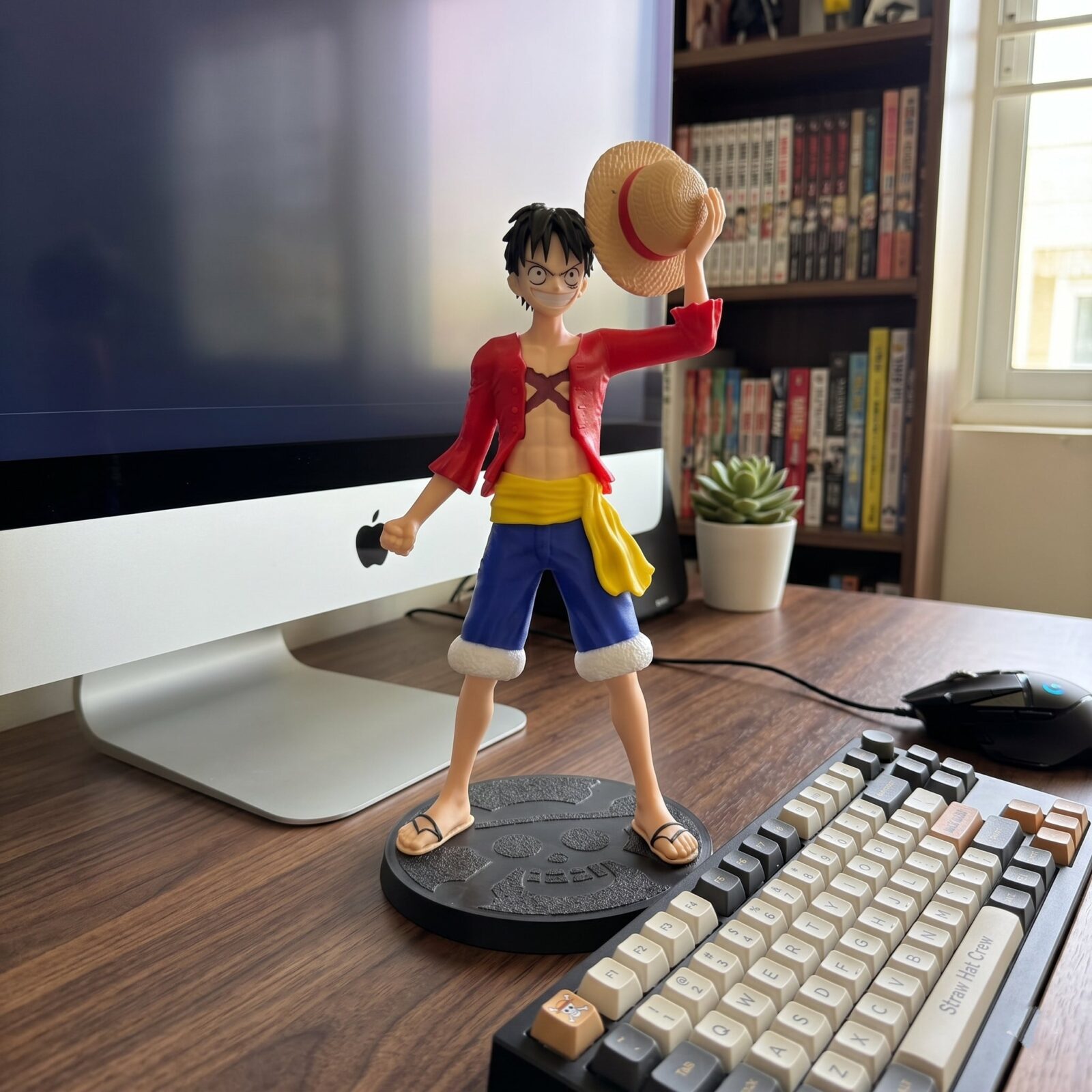 Large Monkey D. Luffy Figure (One Piece) - Image 5